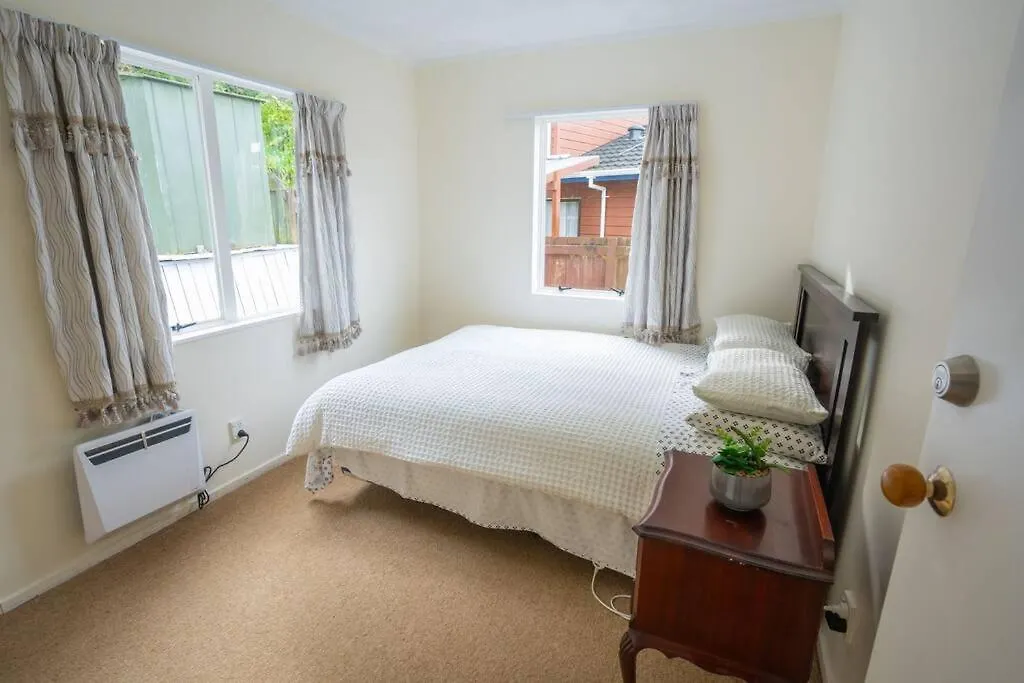 Holiday home Big Sale In Winter Three Bedrooms Two Bathrooms In Karori Wellington New Zealand